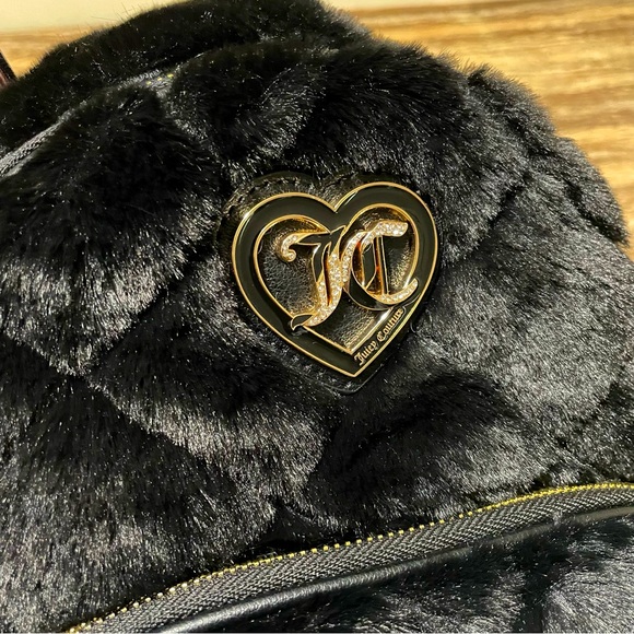 Juicy Couture - Picture 9 of 10